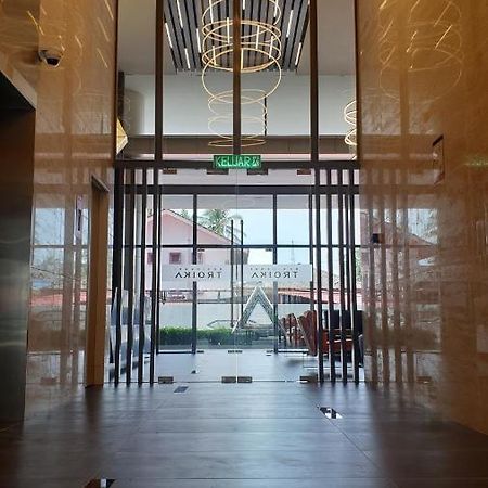 קוטה בארו Prestige Troika Luxury Stay מראה חיצוני תמונה